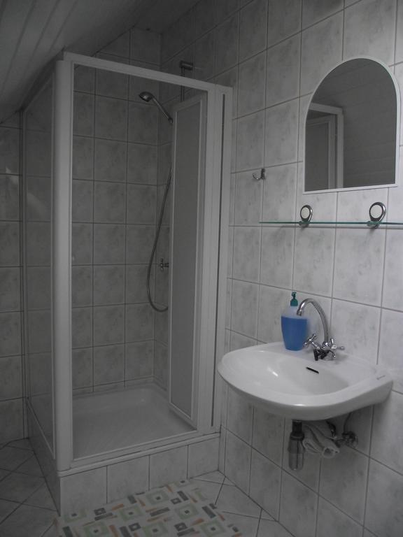Radek Vendeghaz Es Apartman Halaszi Luaran gambar